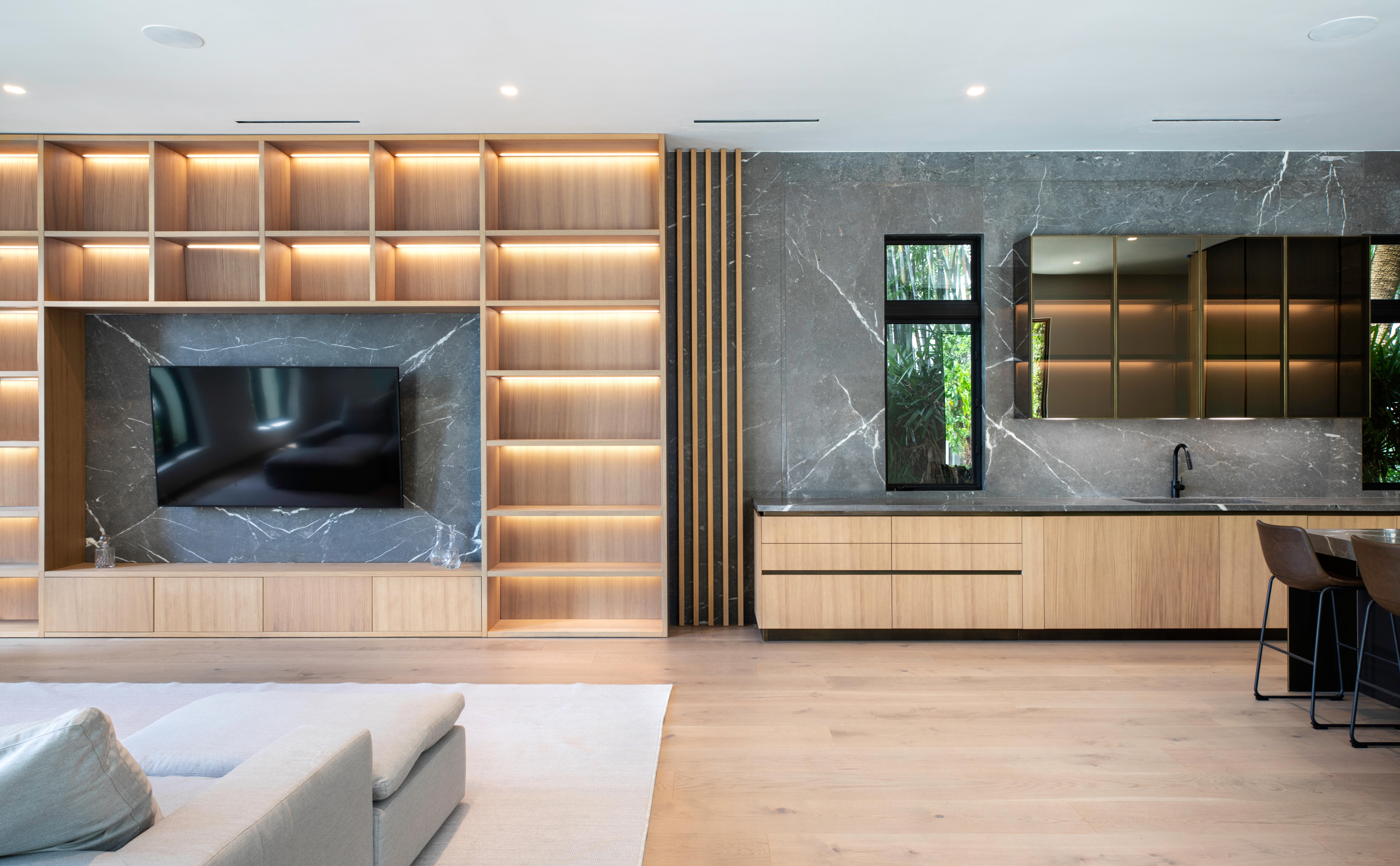 2318 north bay road 14