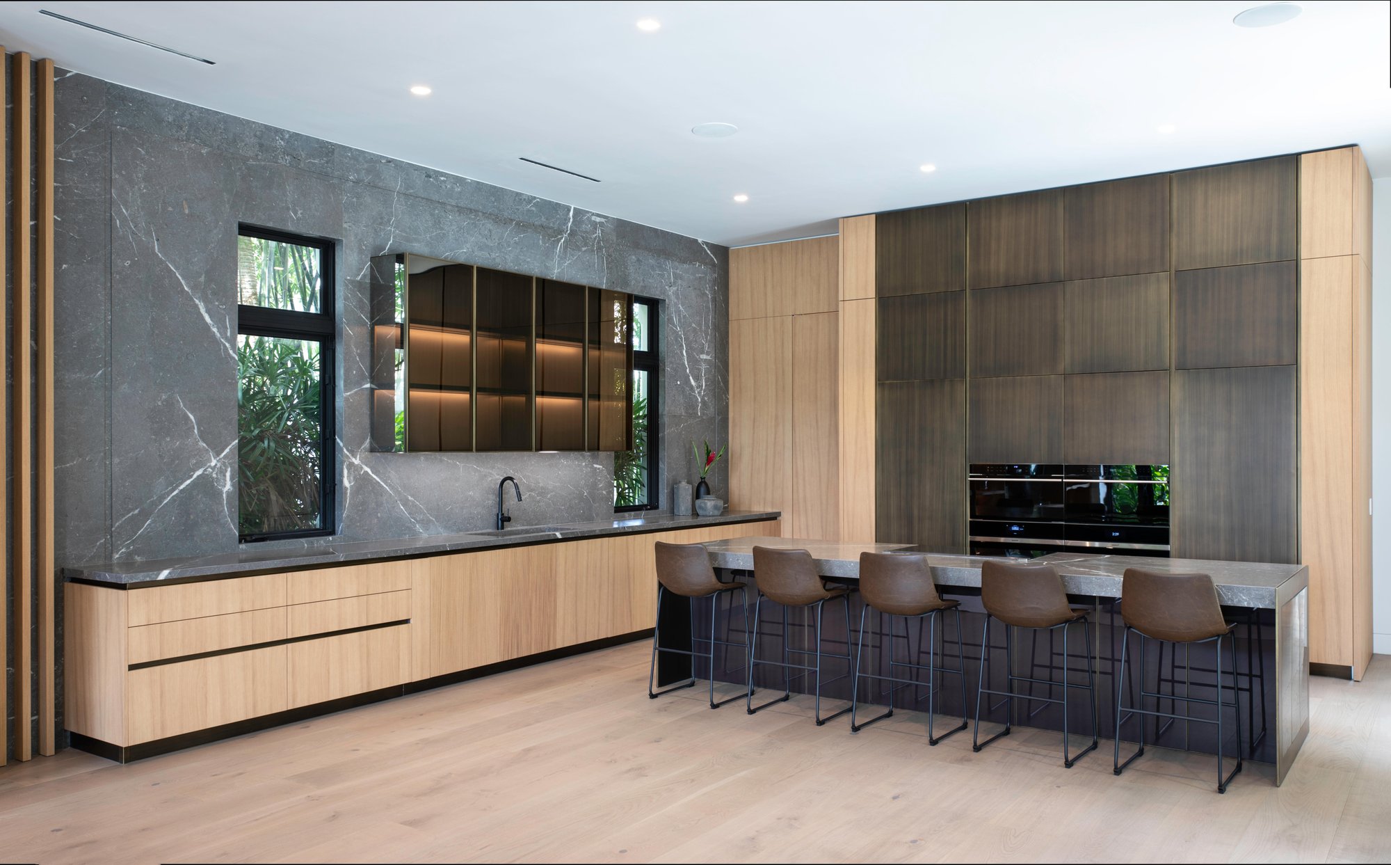 2318 north bay road 8