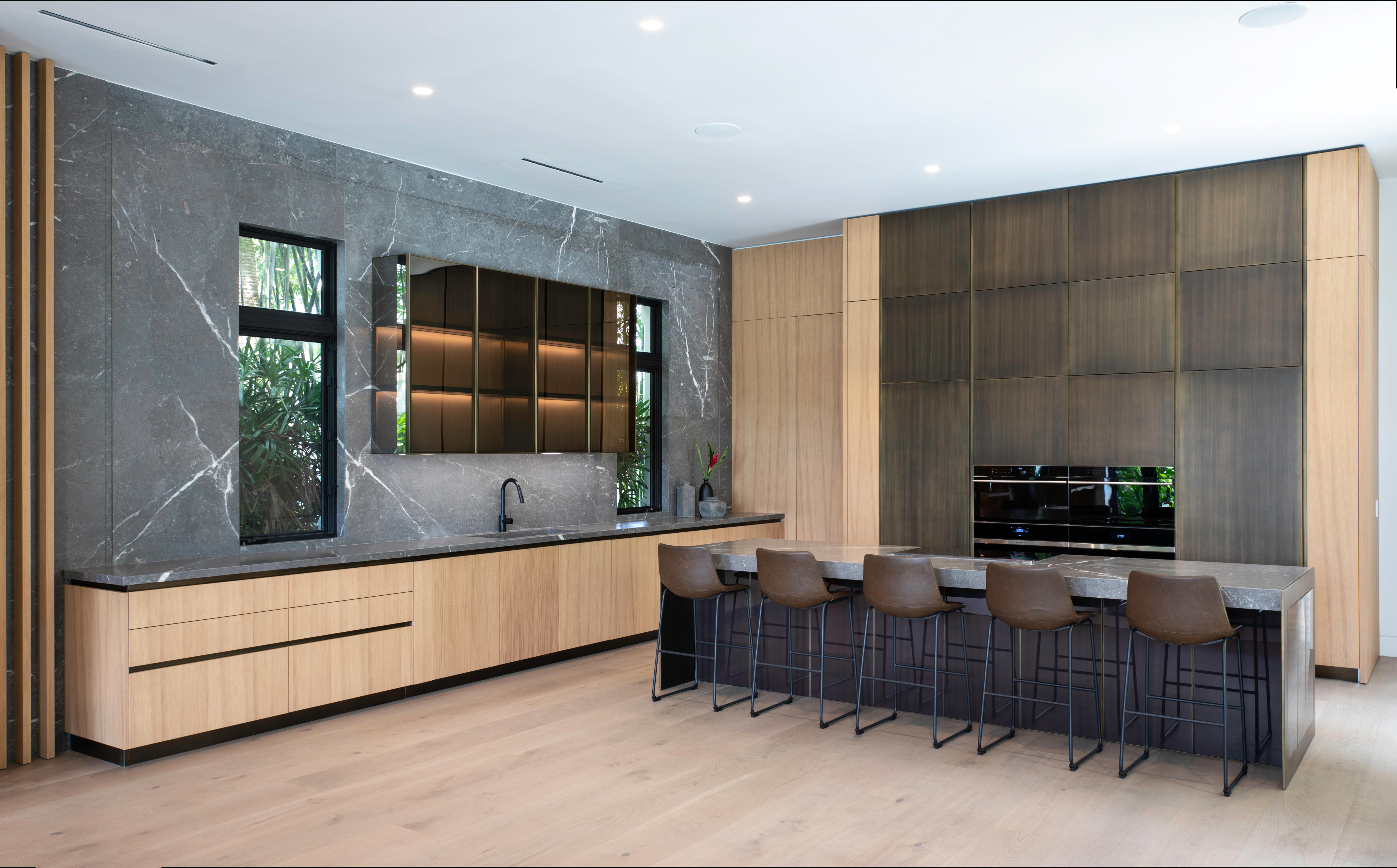 2318 north bay road 8