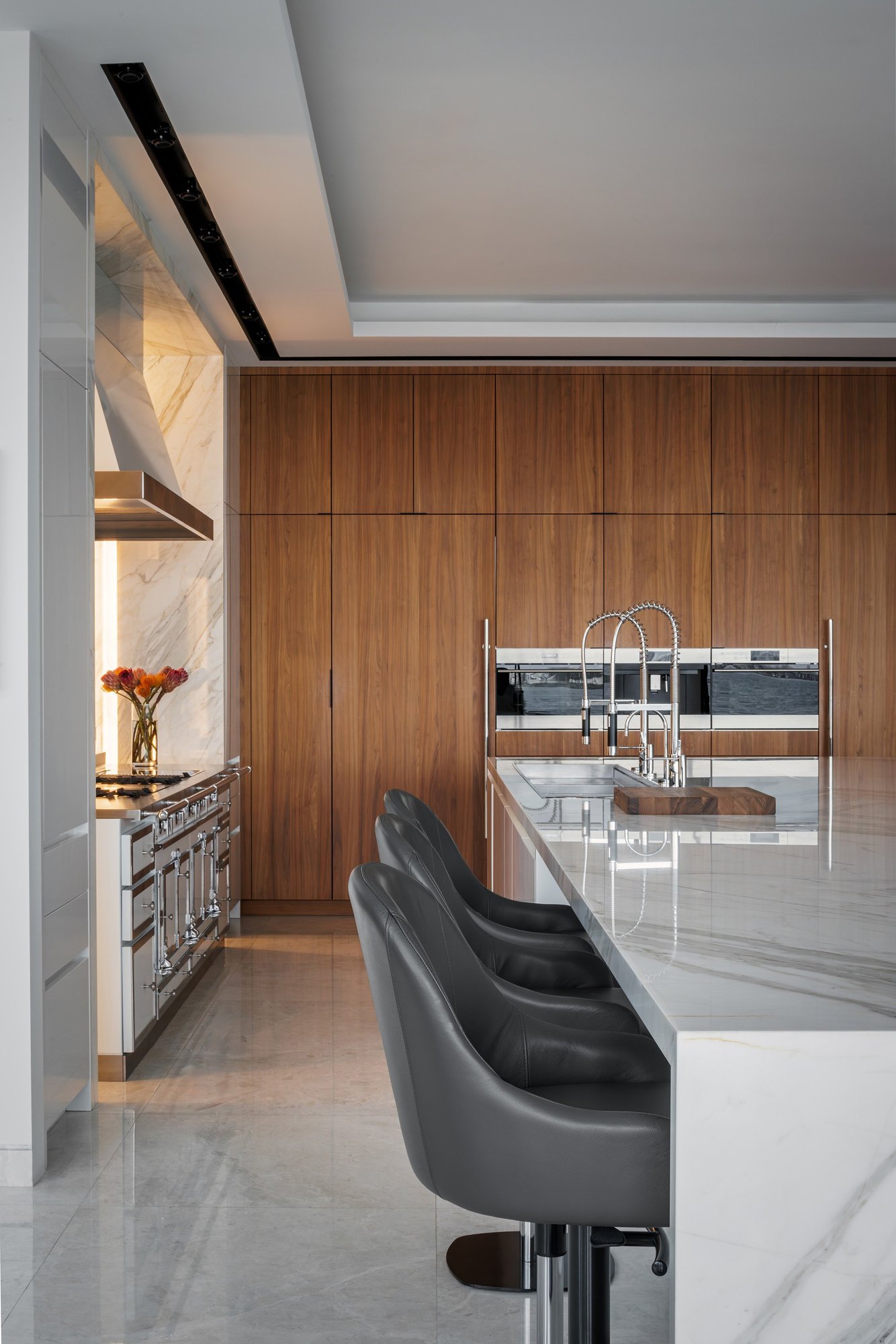 DUNAGAN_DIVERIO_421_ESan_Marino_Dr_0608-Enhanced-NR-Edit_4K-ezgif.com-optijpeg